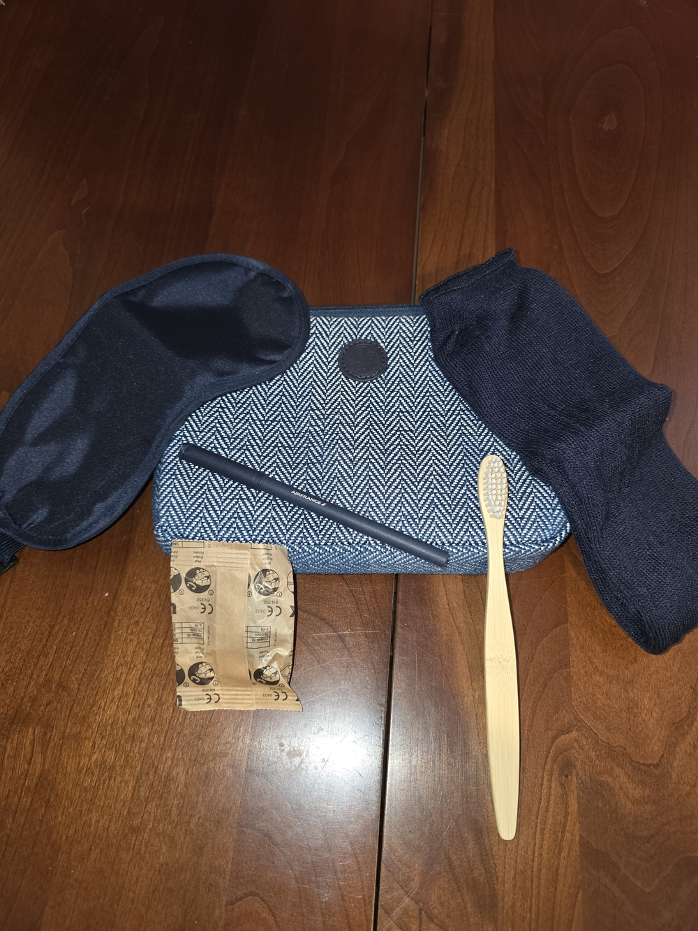 Air France Branded Navy💙 Travel Sleep Kit, NWOT, Pouch, Toothbrush, Compression